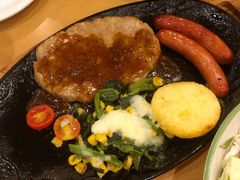 香肠配黑椒汉堡-萨莉亚意式餐厅(金隅嘉品mall店)