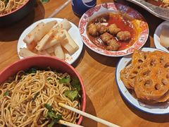 -爆炸头阿姨小四川正宗川味小吃(无任何分店)