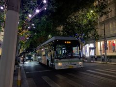 -星巴克(西藏路店)