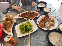 -覃记海鲜美食餐厅