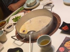 -洪氏嗨捞·猪肚鸡火锅(阳光天地店)