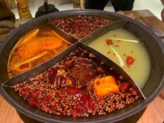 四喜鸳鸯锅-白乐天毛肚火锅馆(解放碑店)