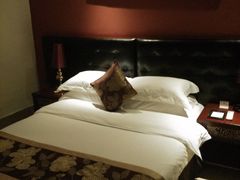 大床-屋顶顶城市·江景酒店-客房部