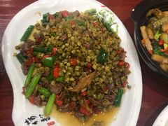 酸豆角鸡胗-湖南人家湘菜馆(镇江路店)
