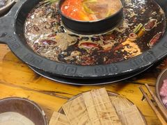 -黄潇洒老火锅(九眼桥宏济巷店)