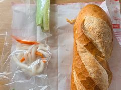 -Bánh Mì Huynh Hoa
