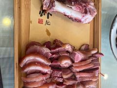 脆皮德国咸猪手-江南村酒家