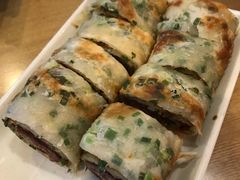 葱饼卷牛肉-台北楚楚园馅饼粥(虹桥南丰城店)