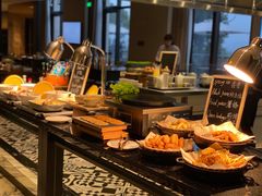 自助取餐区-杭州桐庐康莱德酒店西餐厅-舍
