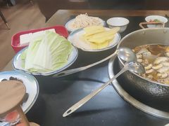 野生菌汤锅-乳仔牛牦牛汤锅 烤羊排(松潘古城店)