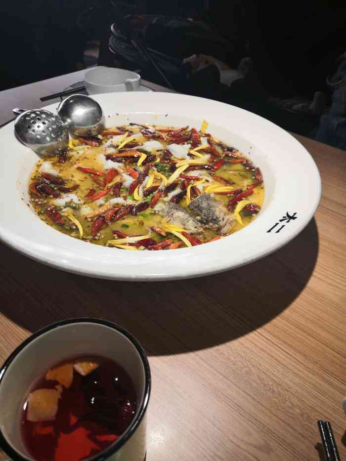 太二酸菜鱼(扬州万象汇店)-"第一次到万象汇.太二老坛子酸菜鱼店位于.