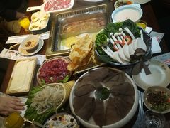 -东巴婆婆云南鱼豆花火锅(大东门店)