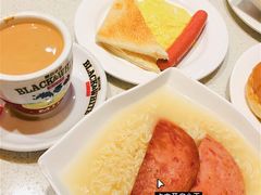 餐蛋出前一丁-香港新发烧腊茶餐厅(书城店)