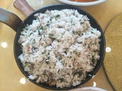 -侬佳蒸菜馆(听潮店)