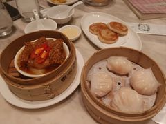 -香港百合居(LCM置汇旭辉广场店)