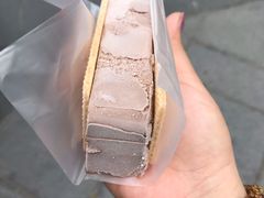 -詹爷爷乌节路街头冰淇淋