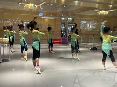 -炫艺舞蹈培训中心(枫尚奥特莱斯店)