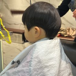 -罗亚帝造型·烫发染发