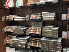 -Laderach 莱德拉(上海环贸iapm店)