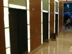 -大宁国际商业广场-地下停车库