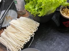 -七甲山烤肉(长白山奇石山珍根艺一条街店)