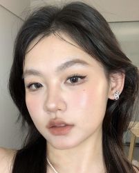 -明天见·化妆造型工作室