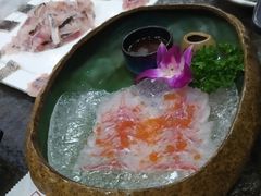 斑鱼刺身-景明轩•养生酸汤鱼火锅 云贵鲜菌 现舂野果酸汤(王寨小区店)