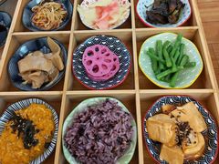 -轻蔬不用等·素食(江苏路店)