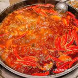 成都美食｜吃到了心心念念的牛排老火锅！安逸～