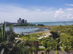 -皇马海口湾海景酒店(万绿园秀英港店)
