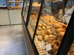 面包甜点陈列柜-Dough&Joe团憩(瑞虹天地月亮湾店)