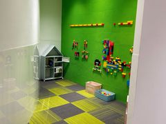 -瑞尔齿科(上海长风大悦城店)