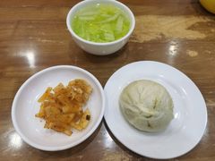 -胡成记口蘑龙眼包子(盐道街店)