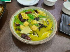 -曼听小寨海鲜烧烤·大连辣炒大王(盖州街店)