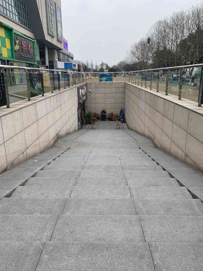 catrina音乐撞球吧(东城汇店)-"[圆图钉]地理位置:仙林大学城东城汇