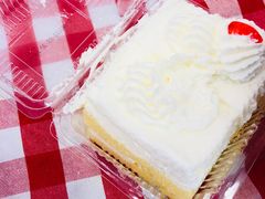 -红宝石·鲜奶小方·海派西点房(南丹店)