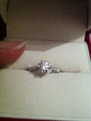 点击看大图 IMG_1245-威德钻石-克拉钻大本营(南京东路店)