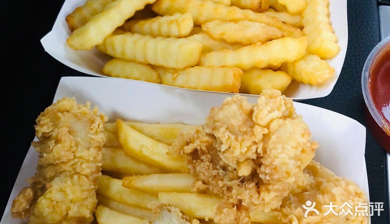 牛肉汉堡，确实不错。有芝士的香味，有洋葱的陪伴。一个