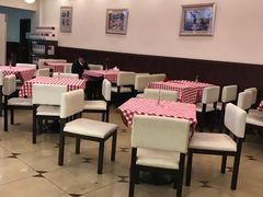-红宝石·鲜奶小方·海派西点房(南丹店)