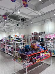 -嗨本可潮玩仓(大兴大悦春风里店)