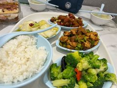 -荣华基·现炒快餐(肇嘉浜路店)