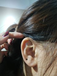 -AI艾耳·专业手工耳洞·穿孔美学馆