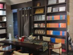 -钟书阁(松江泰晤士小镇店)