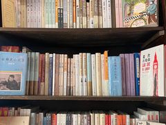 -荒岛书店(黄县路店)