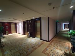 -山明水秀大饭店