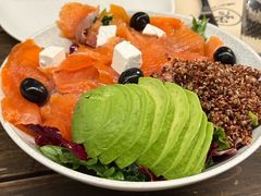 三文鱼牛油果沙拉-Money Shops(愚园路店)