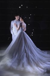 -雪中彩影婚纱摄影·微光艺术中心