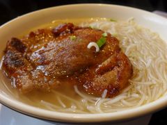 大排米线-荷里活餐厅