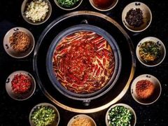 -两三事小郡肝串串香火锅(桂庙店)