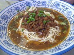 -渝之汇牛肉豌杂面